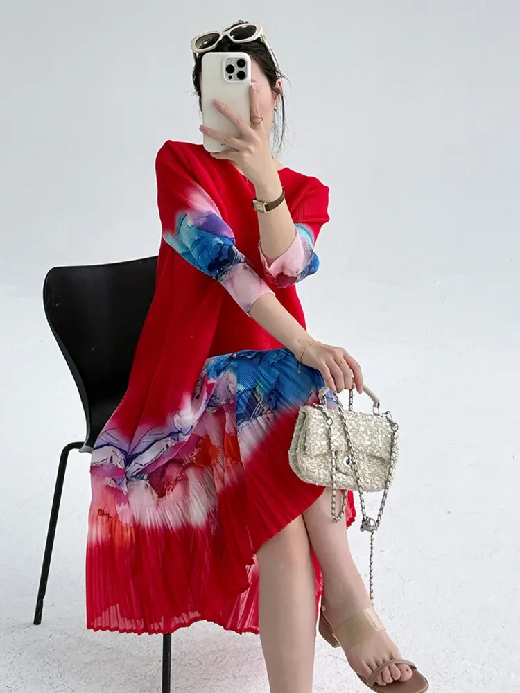 LANMREM Chic Pleated Printed Dress For Women Loose Elegant Elastic Slimming High-end O-neck Mid-length Dresses 2025 New 2DB3586