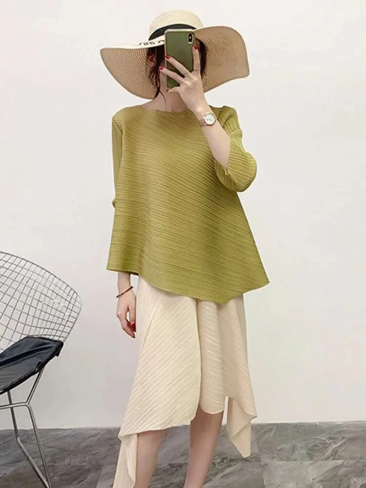 LANMREM Pleated Shirts For Women Loose Irregular Round Neck Solid Three Quarter Sleeve T-shirt 2025 Spring Fashion Tops YJ790