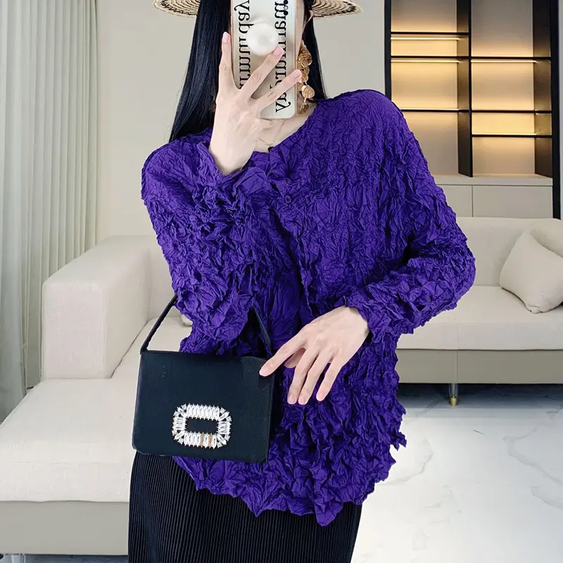 LANMREM High-End women's Pleated Round Neck Long Sleeve Shirt 2025 New Autumn chic Elegant Single-Breasted blouse top 2DB3848