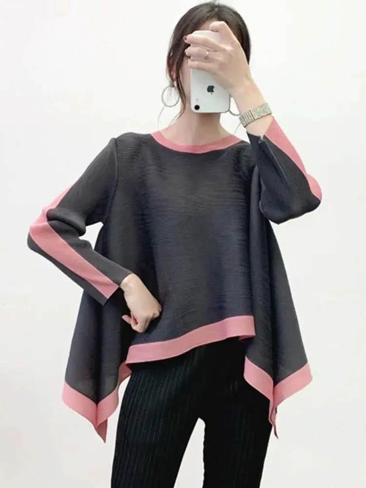 LANMREM Pleated T-shirt Famale Round Collar Color Block Hem Long Sleeve Fold Irregular Tops Loose Casual Style 2024 Spring YJ745