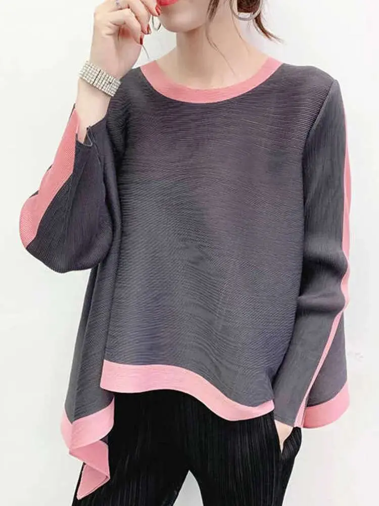 LANMREM Pleated T-shirt Famale Round Collar Color Block Hem Long Sleeve Fold Irregular Tops Loose Casual Style 2024 Spring YJ745