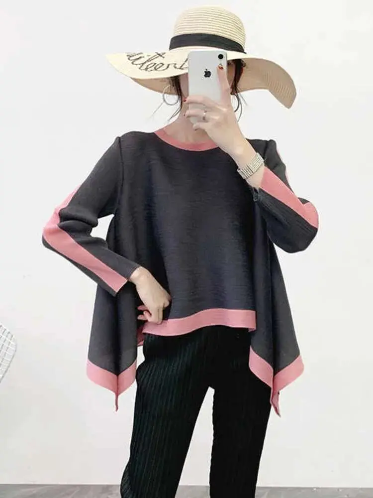 LANMREM Pleated T-shirt Famale Round Collar Color Block Hem Long Sleeve Fold Irregular Tops Loose Casual Style 2024 Spring YJ745