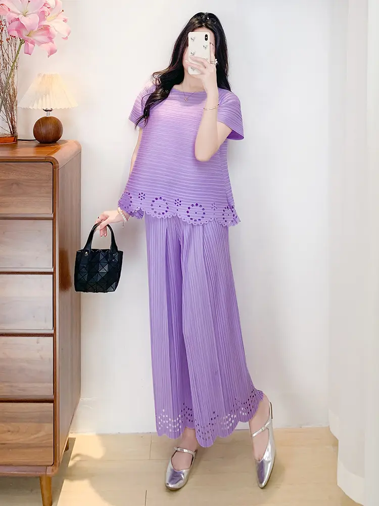 LANMREM Minimalist Hollow Out Design Loose Pleated Women's Two Piece Set Short Sleeve O-neck T-shirt And Wide Leg Pants 2DB3382