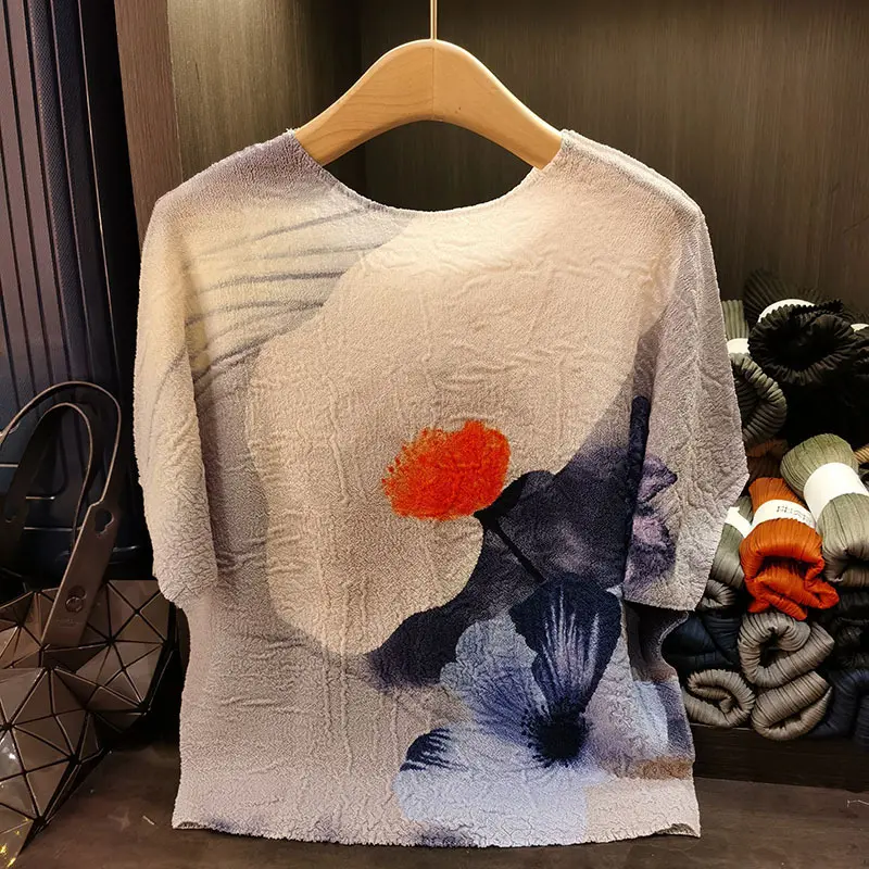 LANMREM Purple Printed Pleated Round Neck Short Sleeve T-shirt For Women High-end Summer 2025 New Loose Casual Top Chic 2DB3220