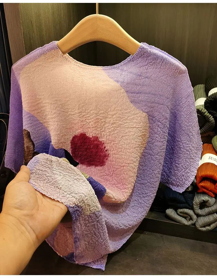 LANMREM Purple Printed Pleated Round Neck Short Sleeve T-shirt For Women High-end Summer 2025 New Loose Casual Top Chic 2DB3220