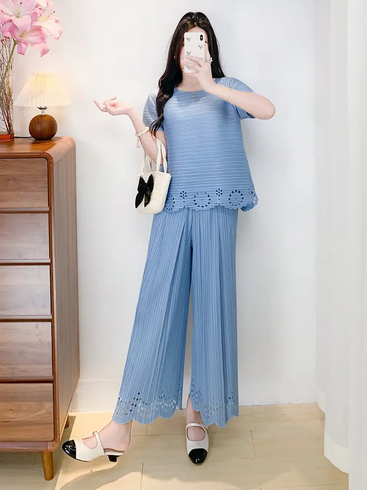 LANMREM Minimalist Hollow Out Design Loose Pleated Women's Two Piece Set Short Sleeve O-neck T-shirt And Wide Leg Pants 2DB3382