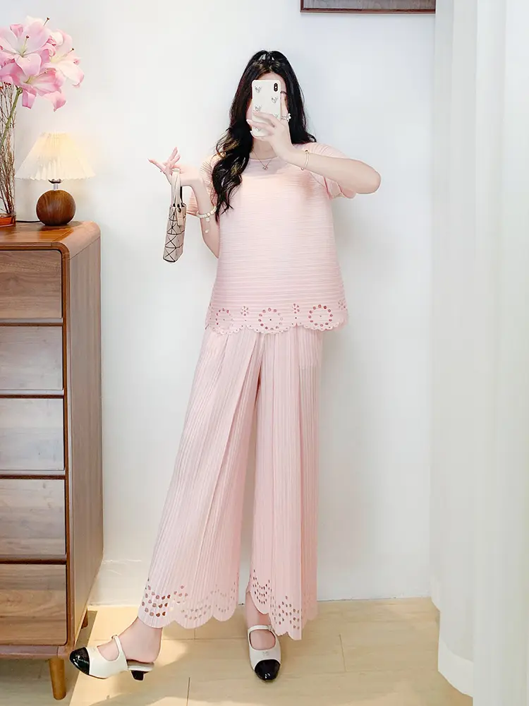 LANMREM Minimalist Hollow Out Design Loose Pleated Women's Two Piece Set Short Sleeve O-neck T-shirt And Wide Leg Pants 2DB3382