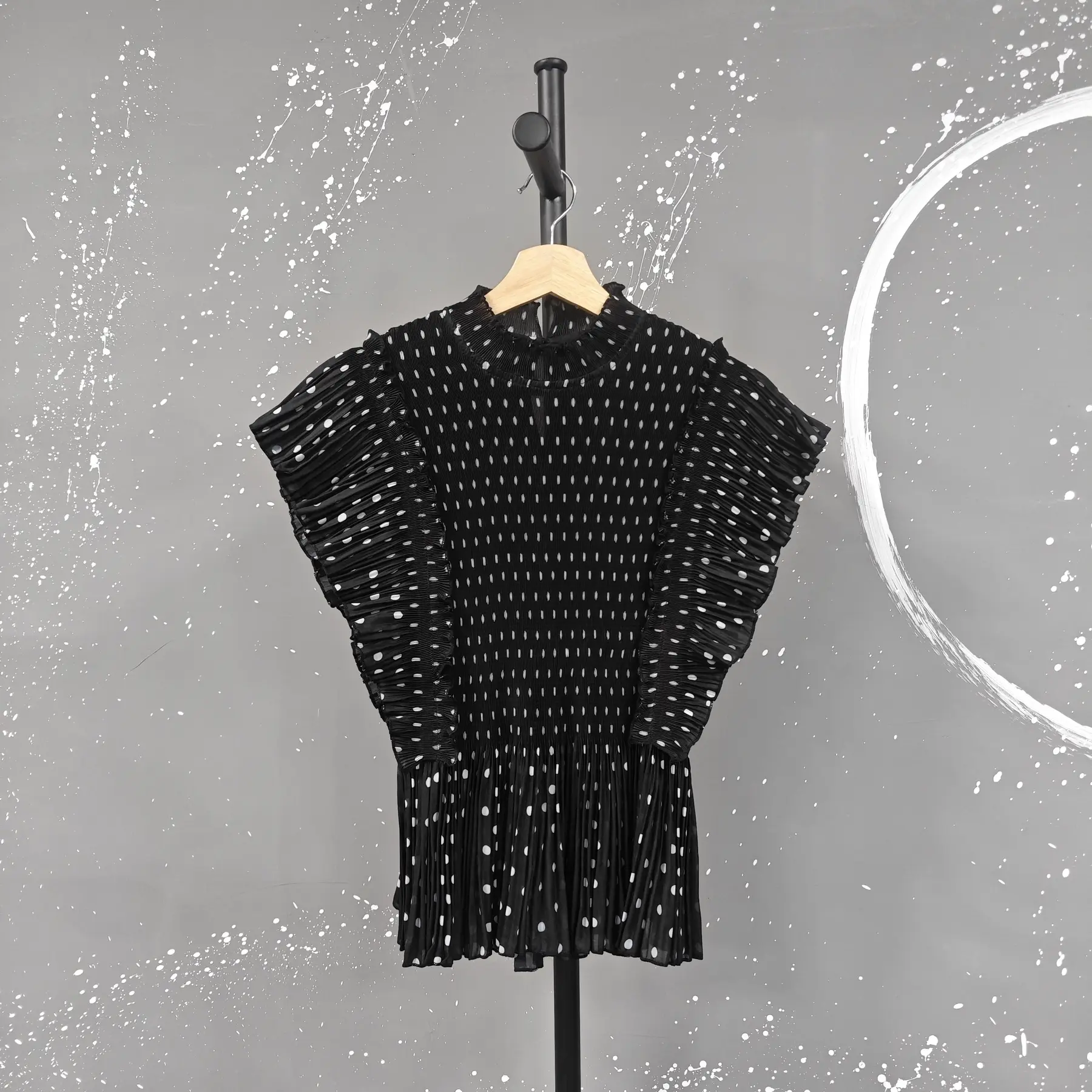 LANMREM Black Elastic Slim Dot Printting Pleated Women's T-shirt Summer Bawting Short Sleeve Stand Collar Pullover Top 2DB3375