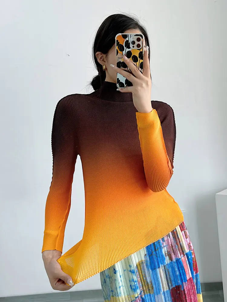 LANMREM Gradient Pleated T-shirt High Neck Long Sleeve Orange Color Stitching Slim T-Shirts Women's Fashion Top Autumn 2R6988
