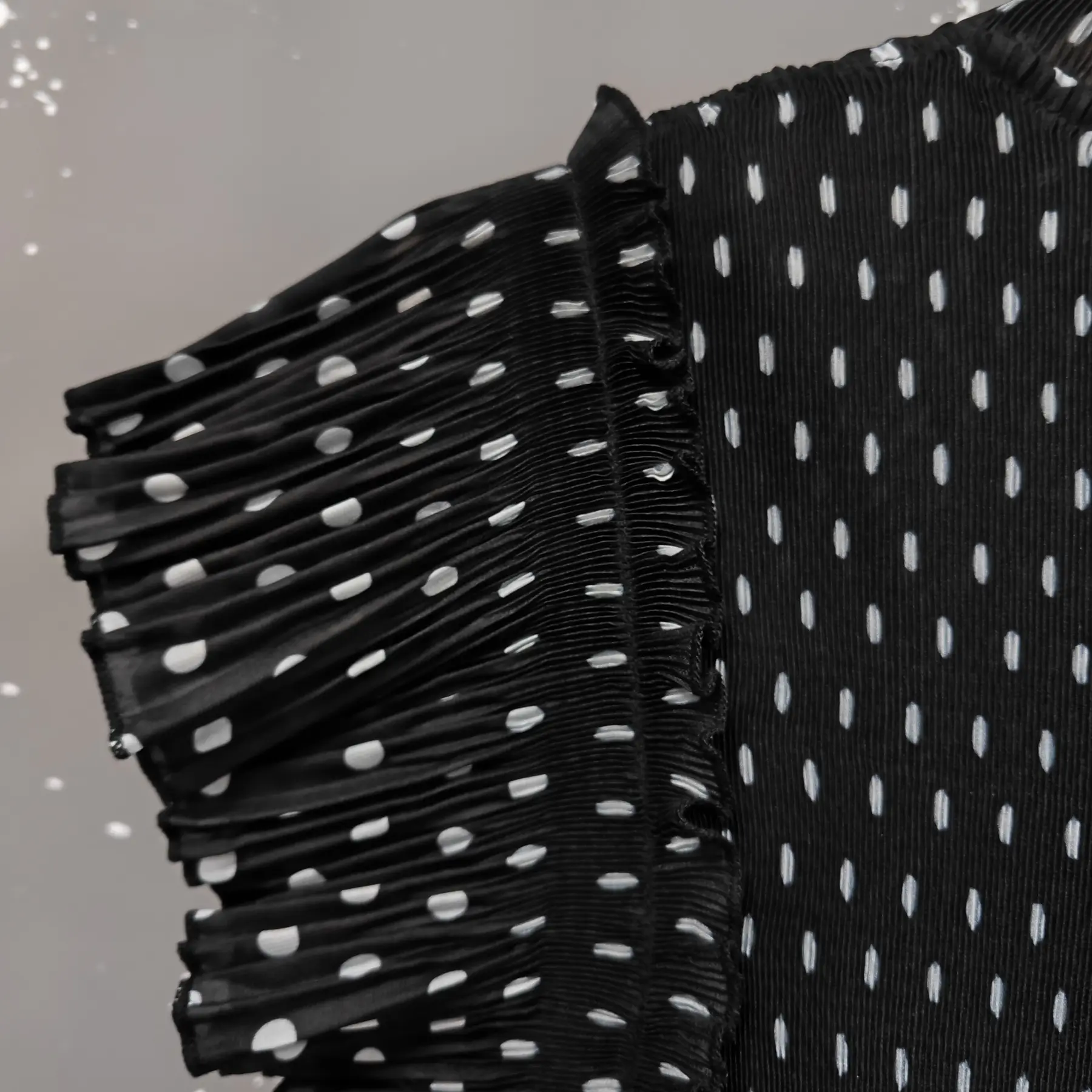 LANMREM Black Elastic Slim Dot Printting Pleated Women's T-shirt Summer Bawting Short Sleeve Stand Collar Pullover Top 2DB3375