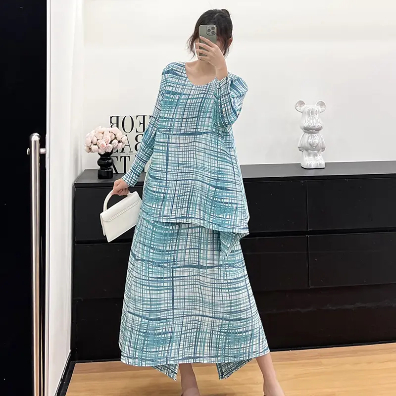 LANMREM Strip Printting Design Women's Pleated Two Pieces Set Chic Casual V Collar Long Sleeve T-shirt And Loose Skirt 2DB3669