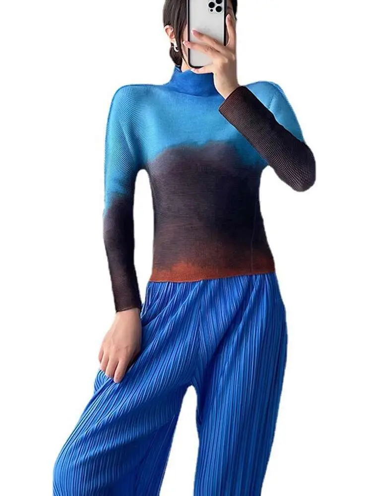 LANMREM Gradient Print Pleated T-shirt Women Long Sleeves Turtleneck Slim Top 2025 Spring Chic Clothing Outwear 2R4621