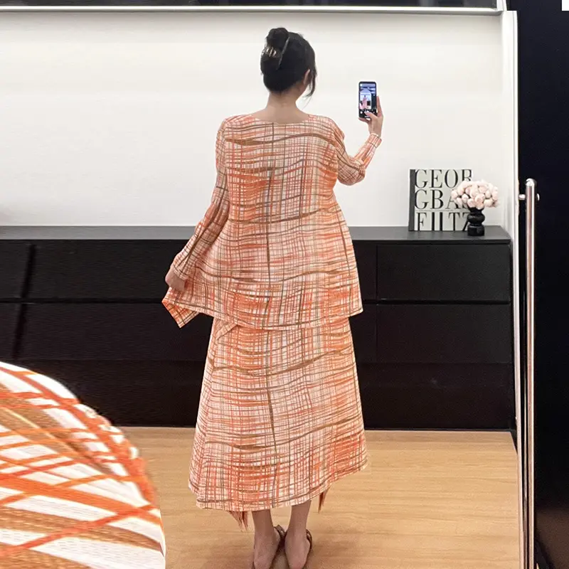 LANMREM Strip Printting Design Women's Pleated Two Pieces Set Chic Casual V Collar Long Sleeve T-shirt And Loose Skirt 2DB3669