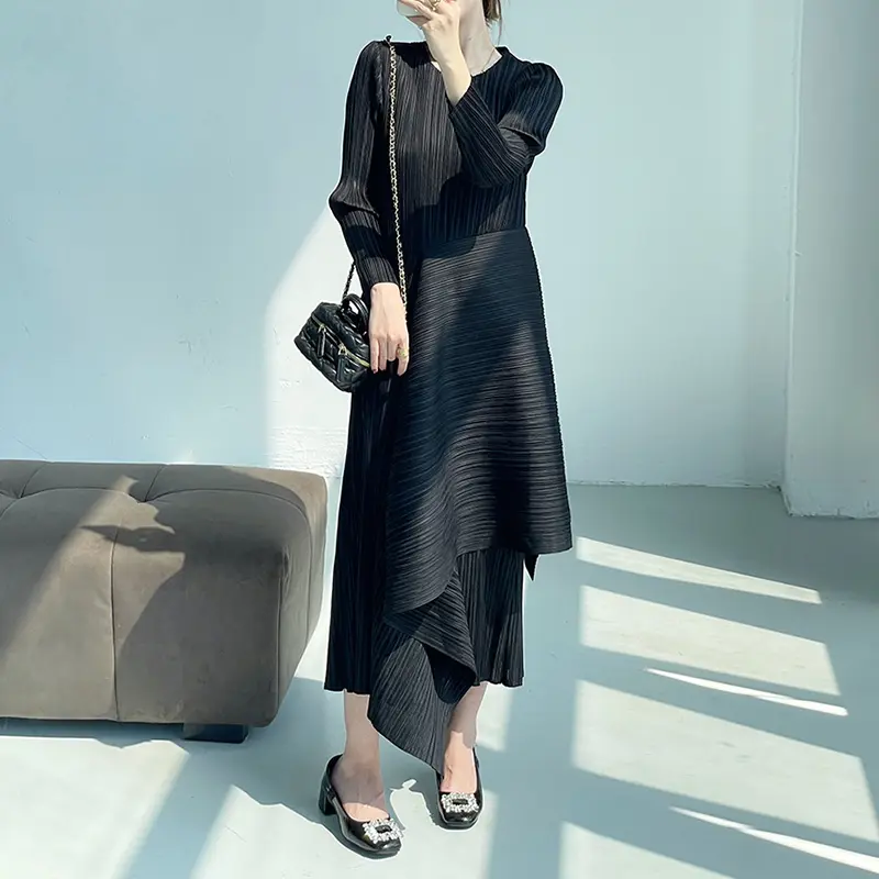 LANMREM Niche Chic Black Irregular Patchwork Design Pleated Women's Dress French Style Elegant Long Sleeve Elastic Slim Dresses