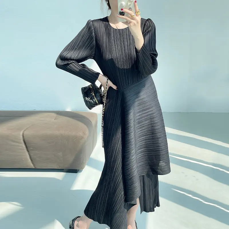 LANMREM Niche Chic Black Irregular Patchwork Design Pleated Women's Dress French Style Elegant Long Sleeve Elastic Slim Dresses