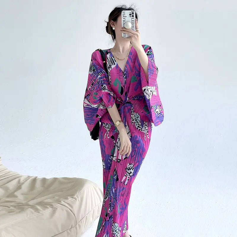 LANMREM 2025 Fashion Printed V-Neck Batwing Sleeve Elastic Slim Waist Pleated Dress For Women Elegant Chic New Clothing 2DB4036