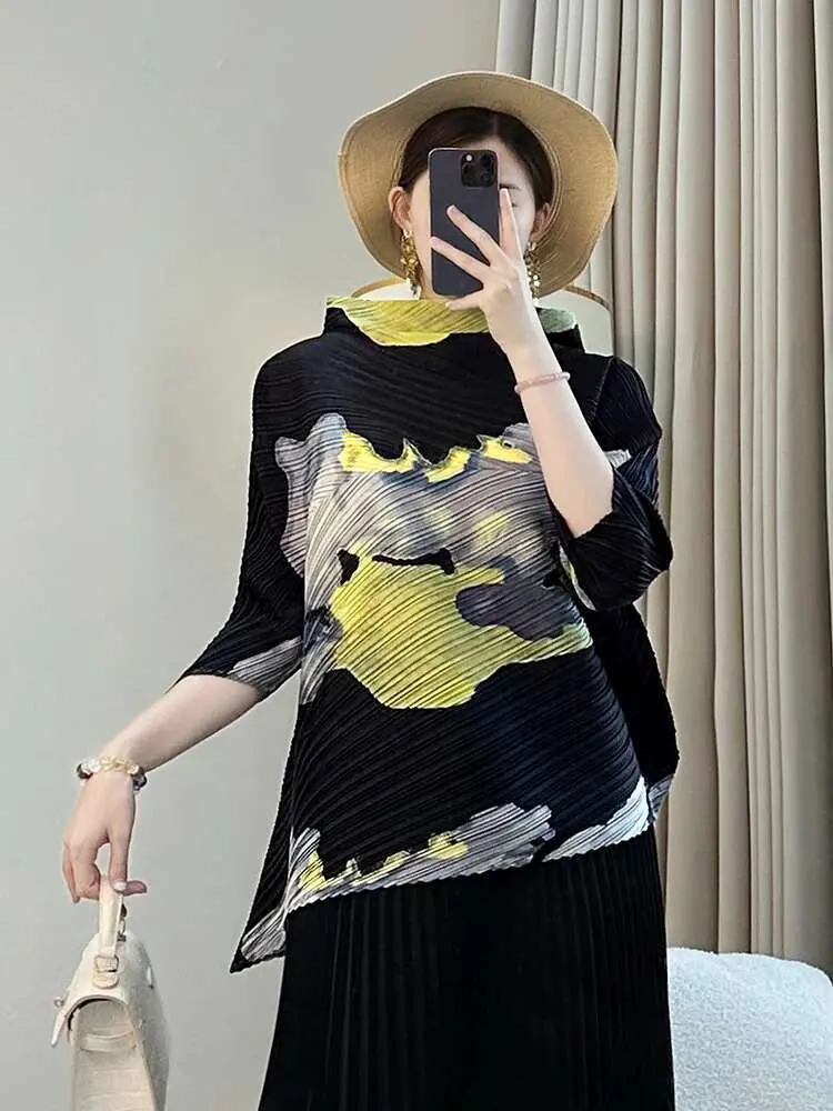 LANMREM Black Irregular Design Women's Pleated T-shirt Casual Loose Three Quarter Sleeve Pritnting Stand Collar Pullover Tops