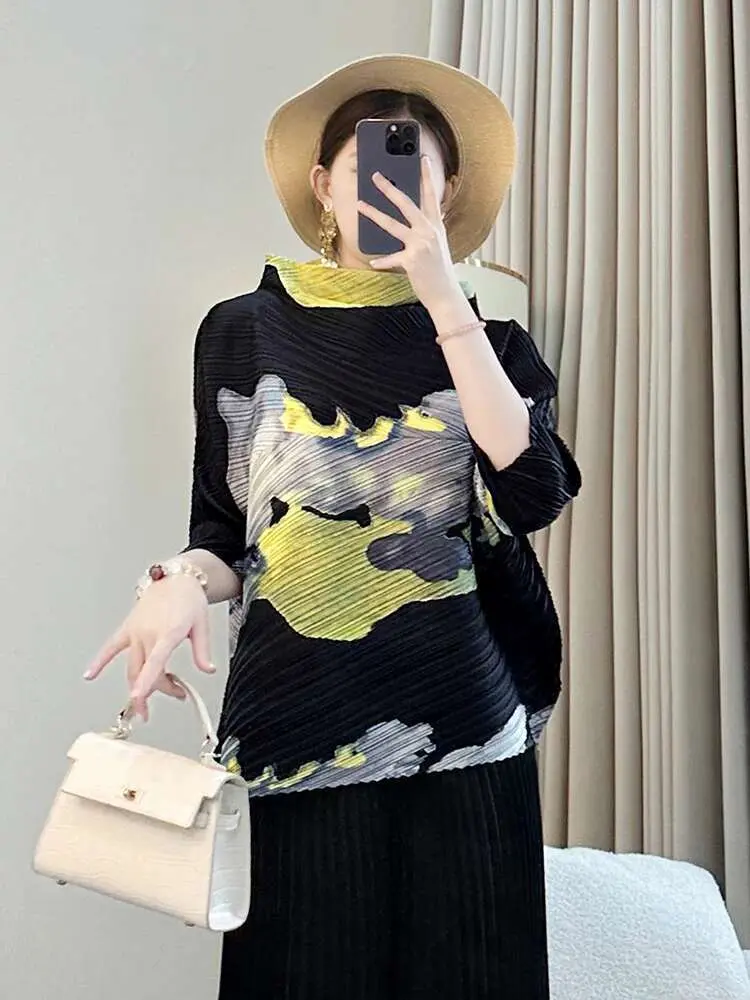 LANMREM Black Irregular Design Women's Pleated T-shirt Casual Loose Three Quarter Sleeve Pritnting Stand Collar Pullover Tops