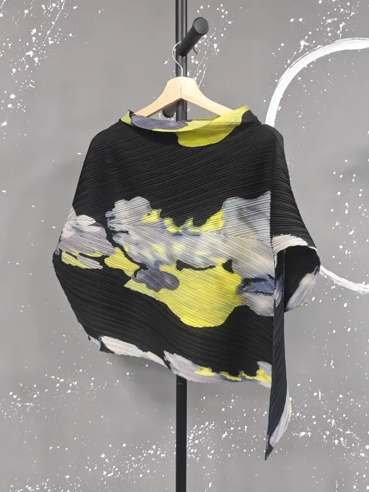 LANMREM Black Irregular Design Women's Pleated T-shirt Casual Loose Three Quarter Sleeve Pritnting Stand Collar Pullover Tops