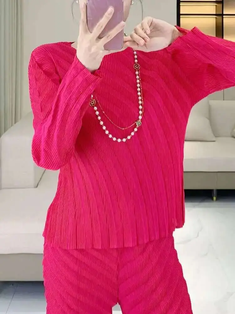 LANMREM Elegant Women's Long Sleeve Pleated Tops 2025 New Round Neck Solid Color Casual Simple All Matching Base Shirt 2DE658