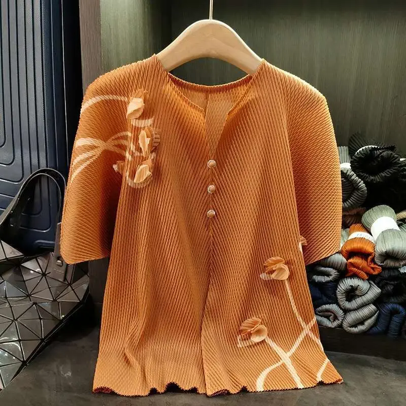 LANMREM Summer Green V-neck Bat Sleeve Pullover Tops Fish Scale Fold Loose Women's Pleated T-shirt Chic Famale Clothing 2DB3304