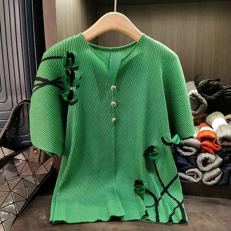 LANMREM Summer Green V-neck Bat Sleeve Pullover Tops Fish Scale Fold Loose Women's Pleated T-shirt Chic Famale Clothing 2DB3304