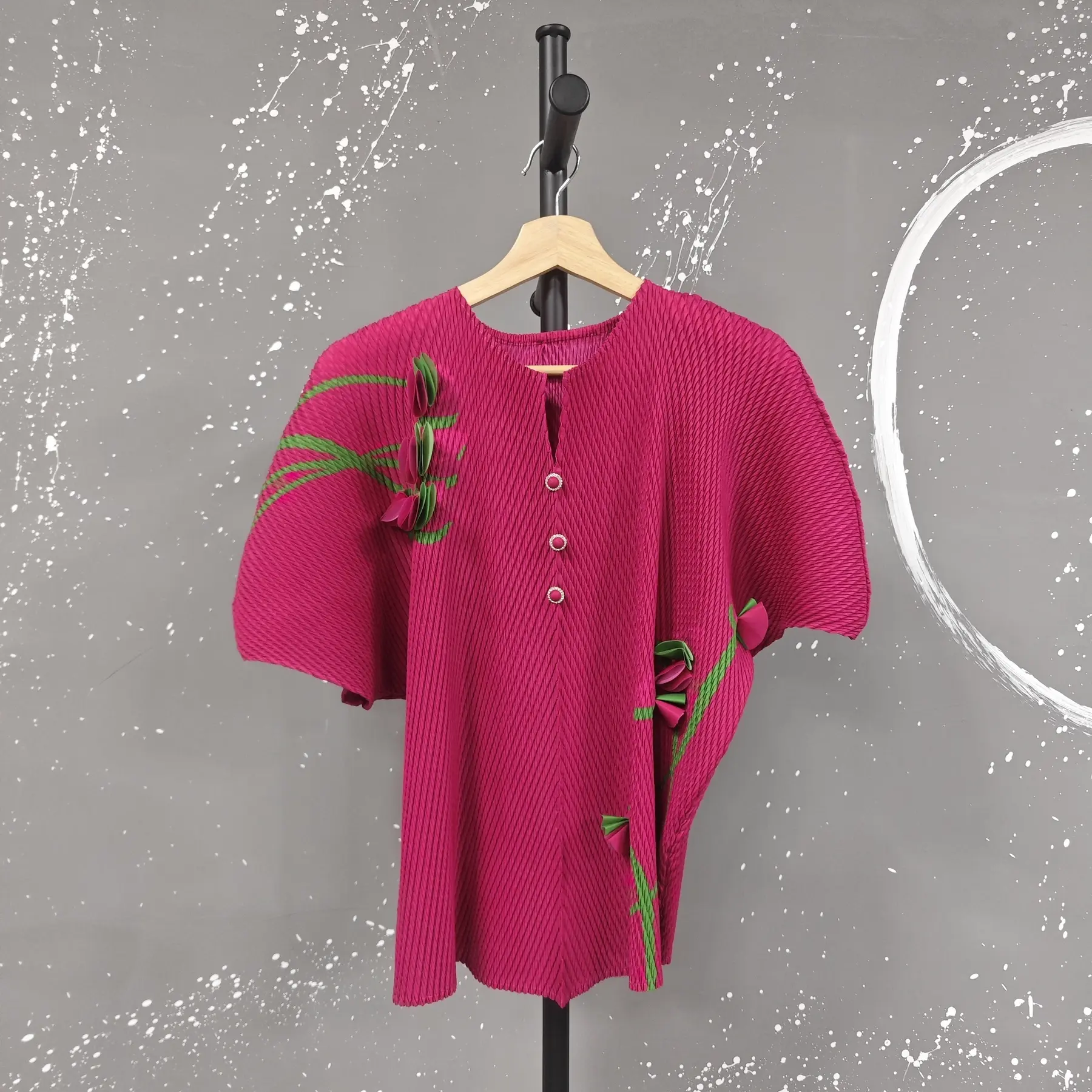 LANMREM Summer Green V-neck Bat Sleeve Pullover Tops Fish Scale Fold Loose Women's Pleated T-shirt Chic Famale Clothing 2DB3304