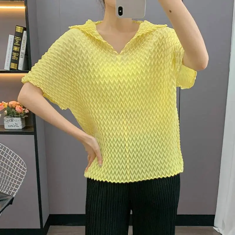 LANMREM 2025 new light blue Pleated women's t-shirt summer Loose Turn-down Collar short sleeve pullover tee chic top 2DB3618
