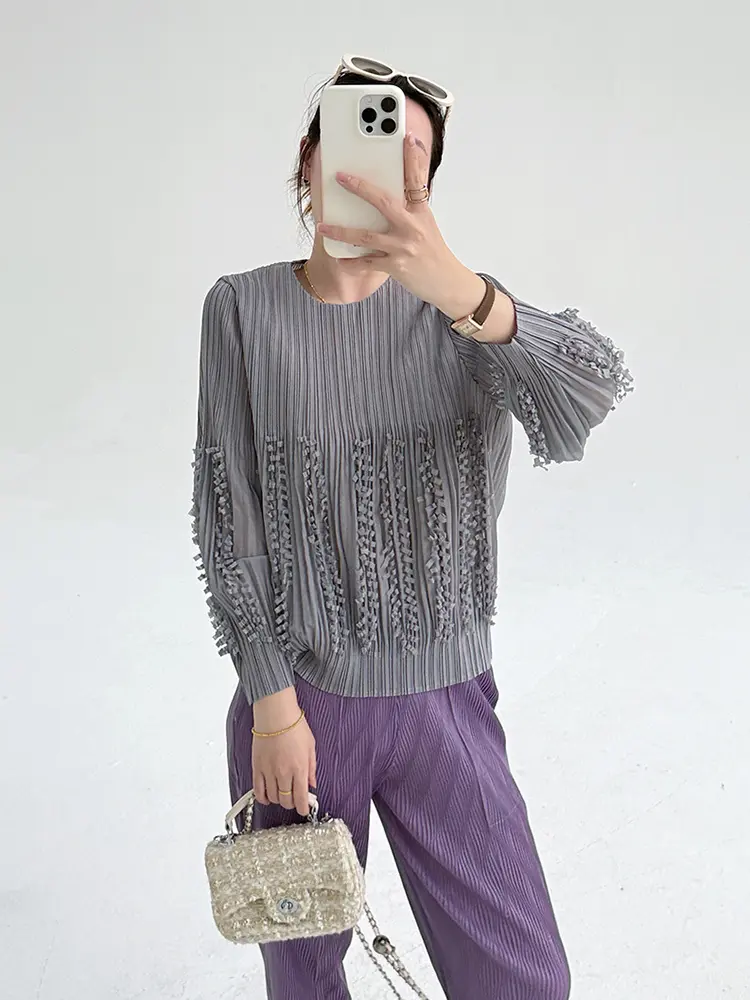 LANMREM 2025 New Grey Women's Bubble Sleeve Tassel Design Long Sleeve T-shirt Loose Round Collar Folded Pullover Tops 2DB3588