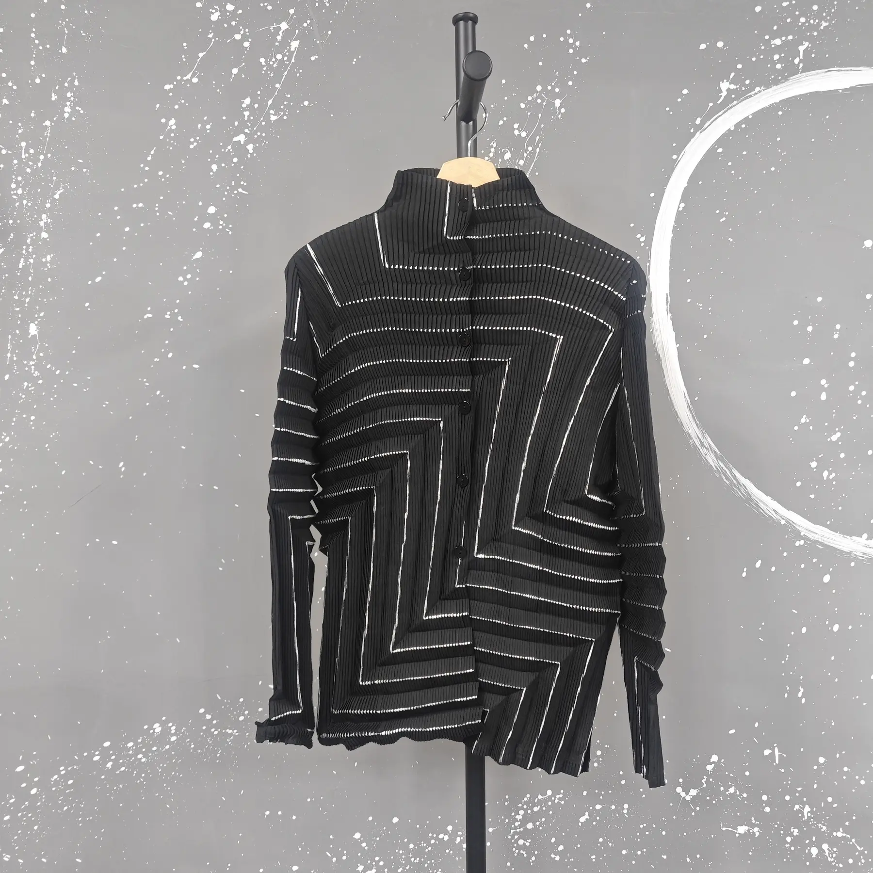 LANMREM Striped Pleated Women's Shirt Fashion Turn Down Collar Long Sleeve Casual Elastic Black Blouse Tops 2025 New 2DB3667