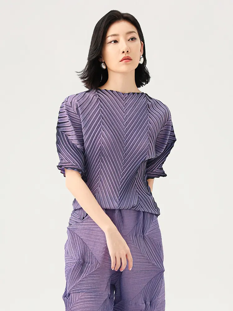 LANMREM Pleated 2025 Summer New Dopamine Outfit Half Sleeve T-shirts For Women Slimming Temperament Purple Loose Tops 2DB2835