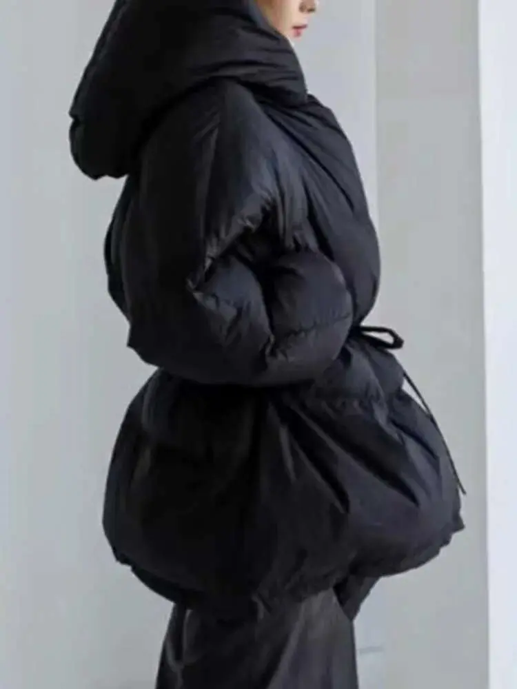 LANMREM High End Black Winter Down Coats Women Hooded Belt Gathered Waist Warm Jackets Fashion 2025 New Clothing 2AA4243