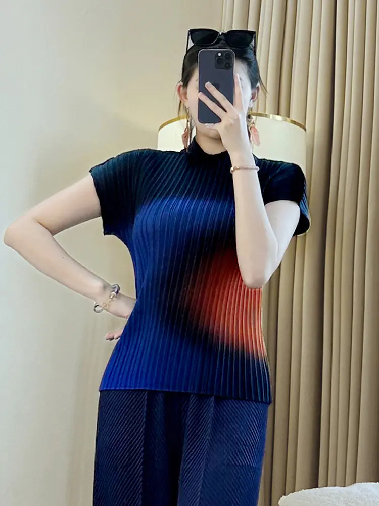 LANMREM Gradient Printting Elastic Slim Women's T-shirts 2025 New Round Collar Short Sleeve Pleated Top Summer Tee Chic 2DB3542
