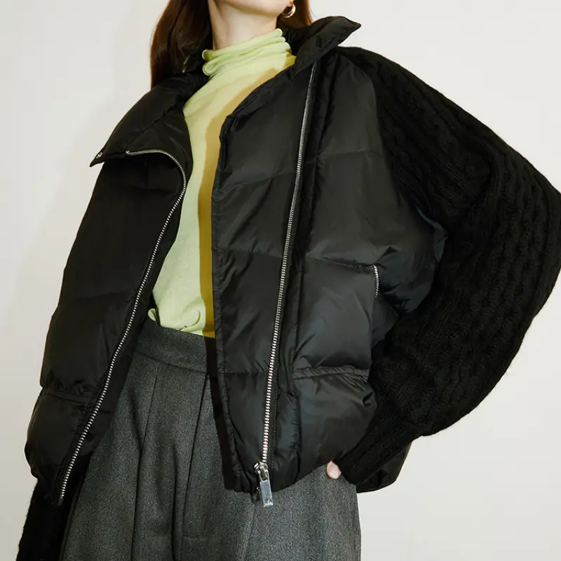Knitted Sleeve Splicing Down Jacket Female 2024 Winter New White Duck Down Warm Short Stand Collar Oblique Zipper Puffer Jacket