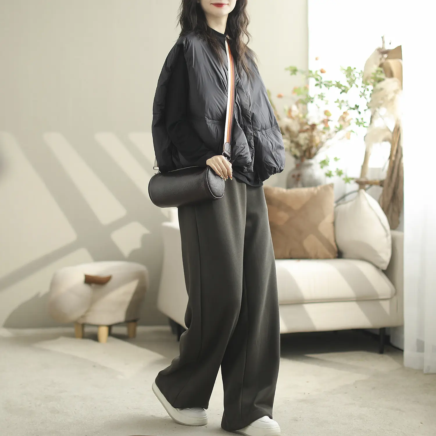 Women's Warm Sleeveless Down Vest, Casual Fashion, Loose, Round Neck, White Duck Down, Simple Undershirt, Layering, Winter