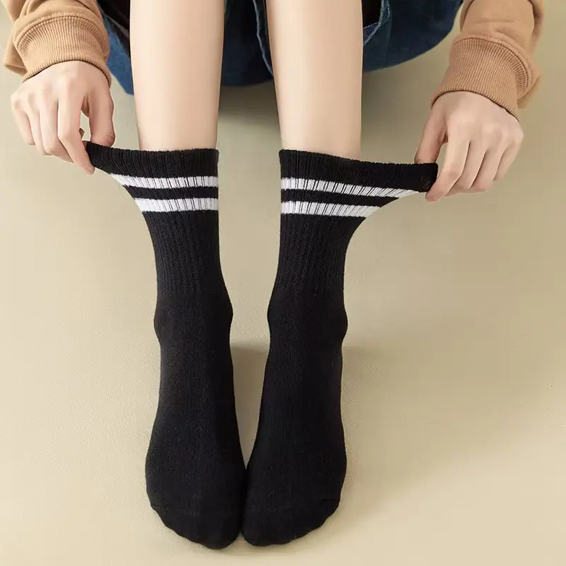 6 Pairs/Lot Unisex Socks Classic Striped Casual Sport Spring Summer Socks Fashion Black White Mid Tubes Women Gym Socks