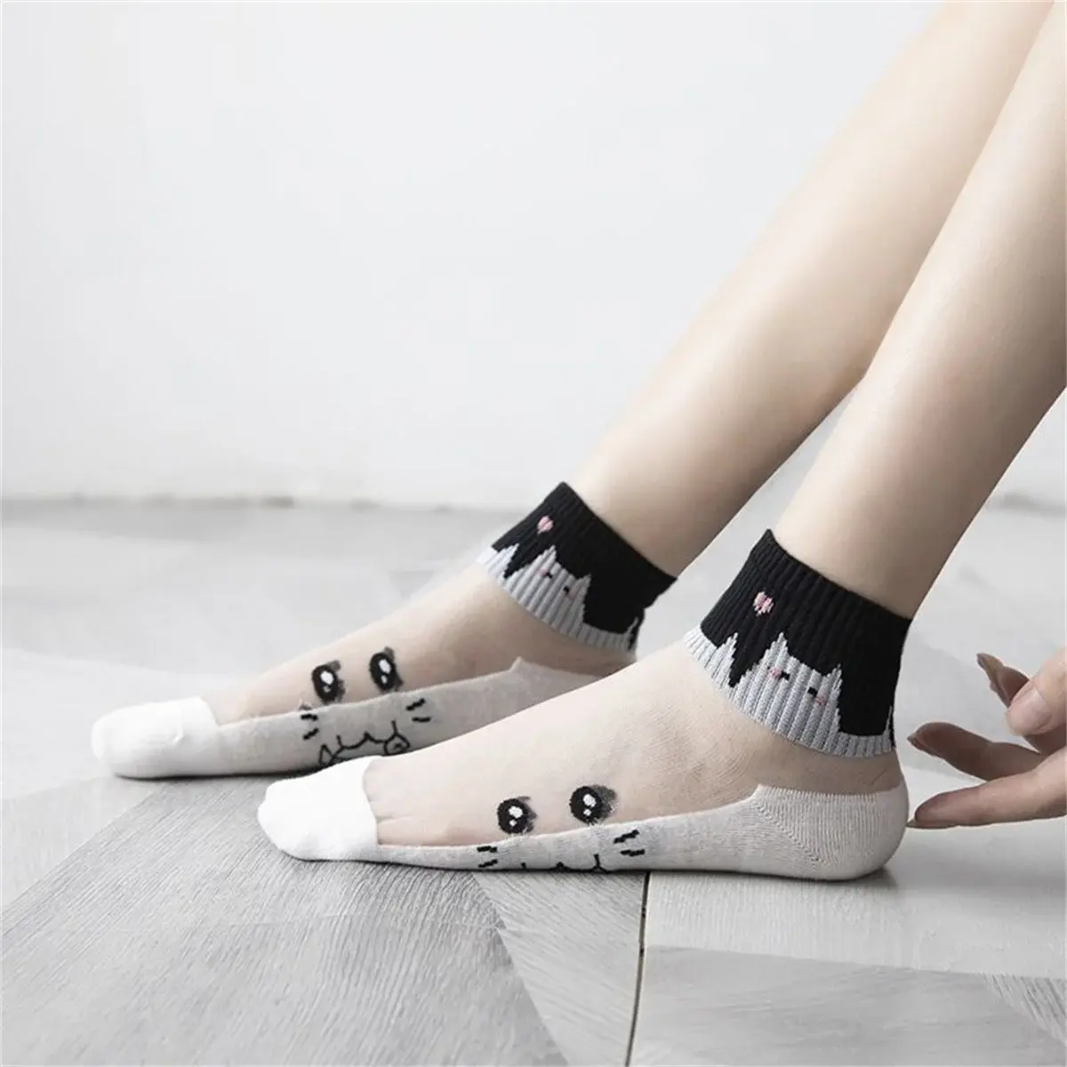 5Pairs/lot Summer Women Socks Black and White Cat Glass Silk Breathable Female Socks Simple Short Socks Cute Cartoon Cat Socks