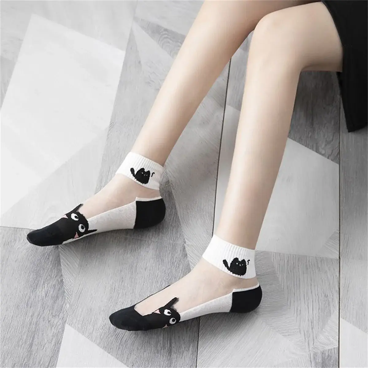 5Pairs/lot Summer Women Socks Black and White Cat Glass Silk Breathable Female Socks Simple Short Socks Cute Cartoon Cat Socks