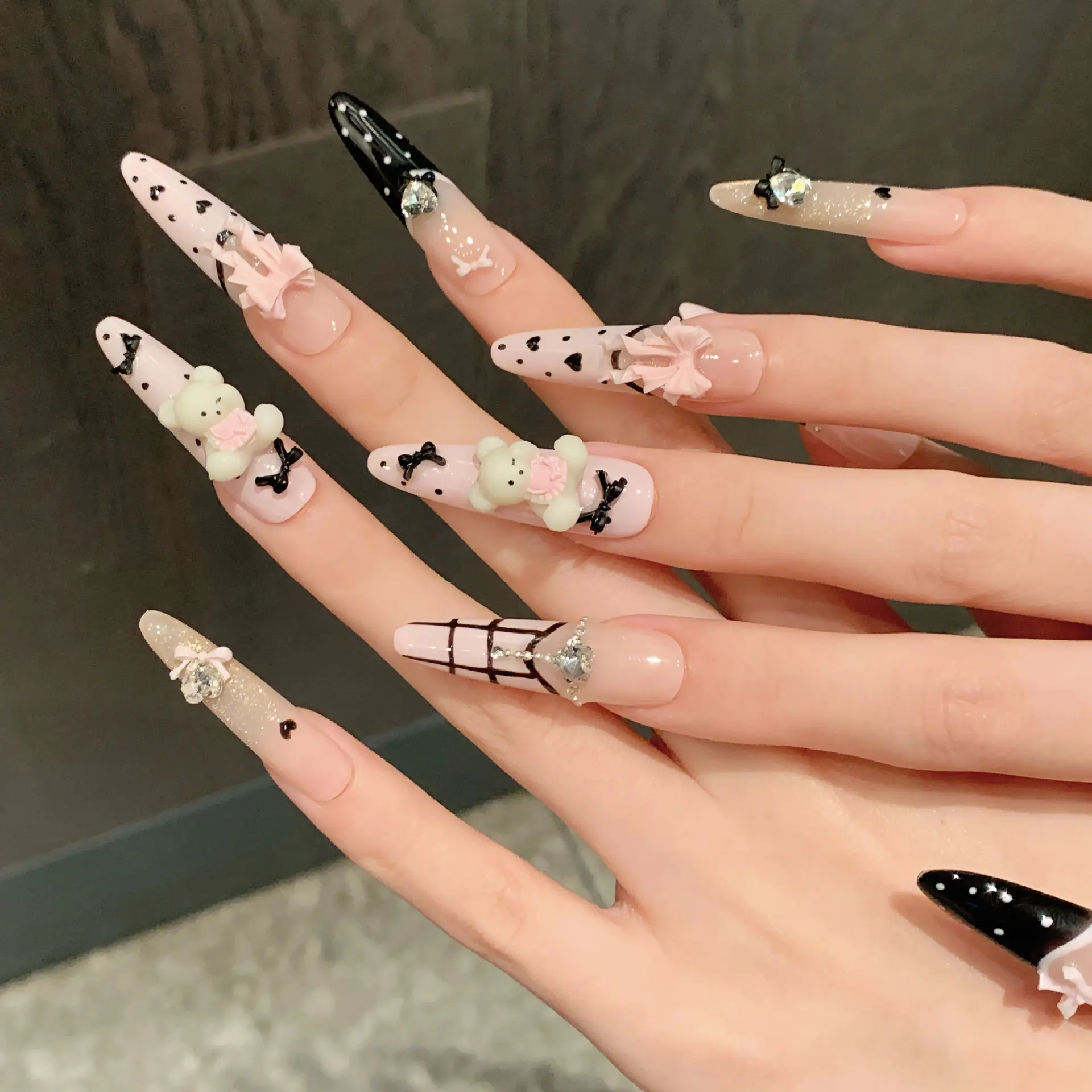 10pcs Cute Bear Handmade Fake Nails Tips Datachable Short Ballet Pink Bow Diamond False Nail Art Finished French Press on Nails