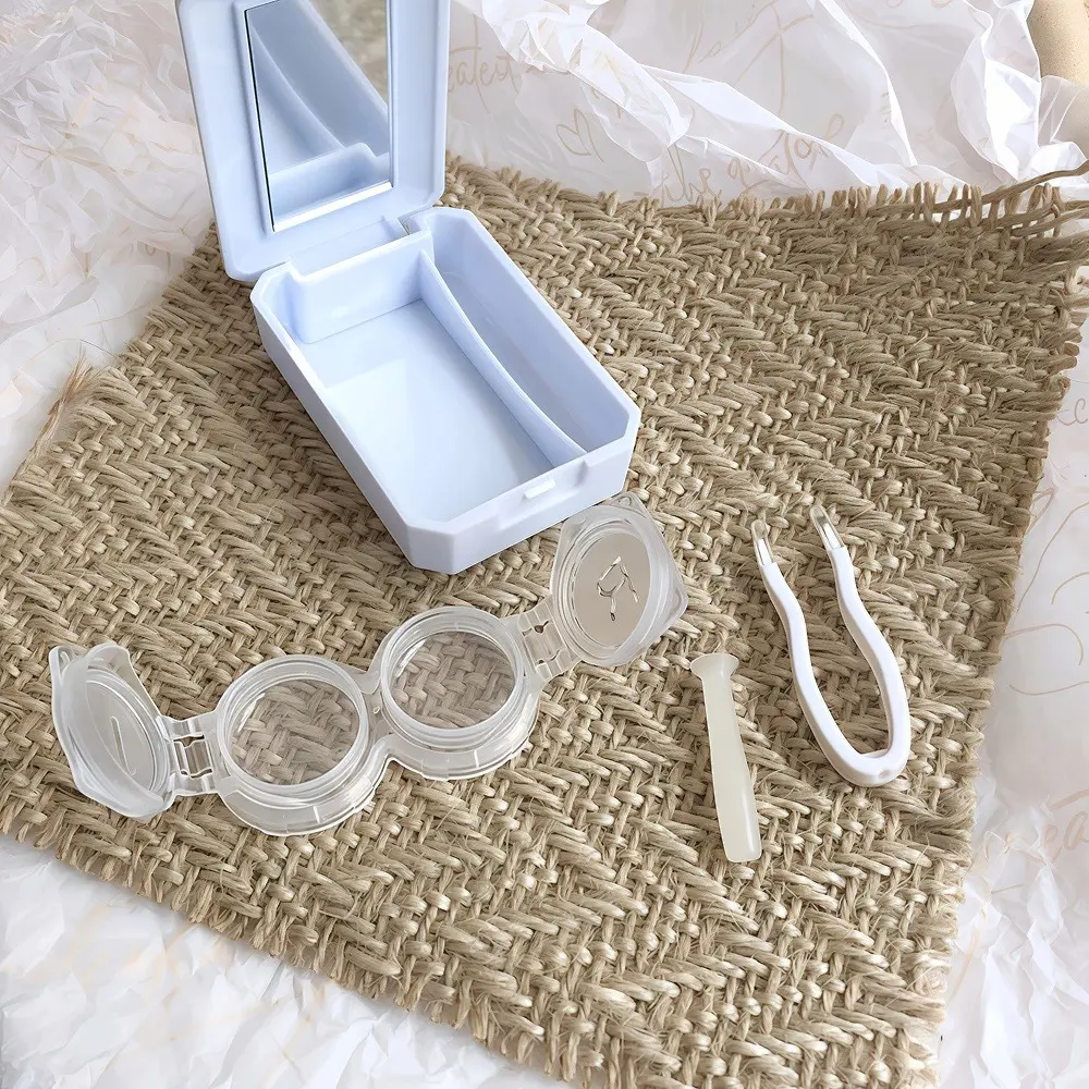 Contact lens case, solid color simple portable mini flip cover press fit double box. Solid color minimalist design.zwq