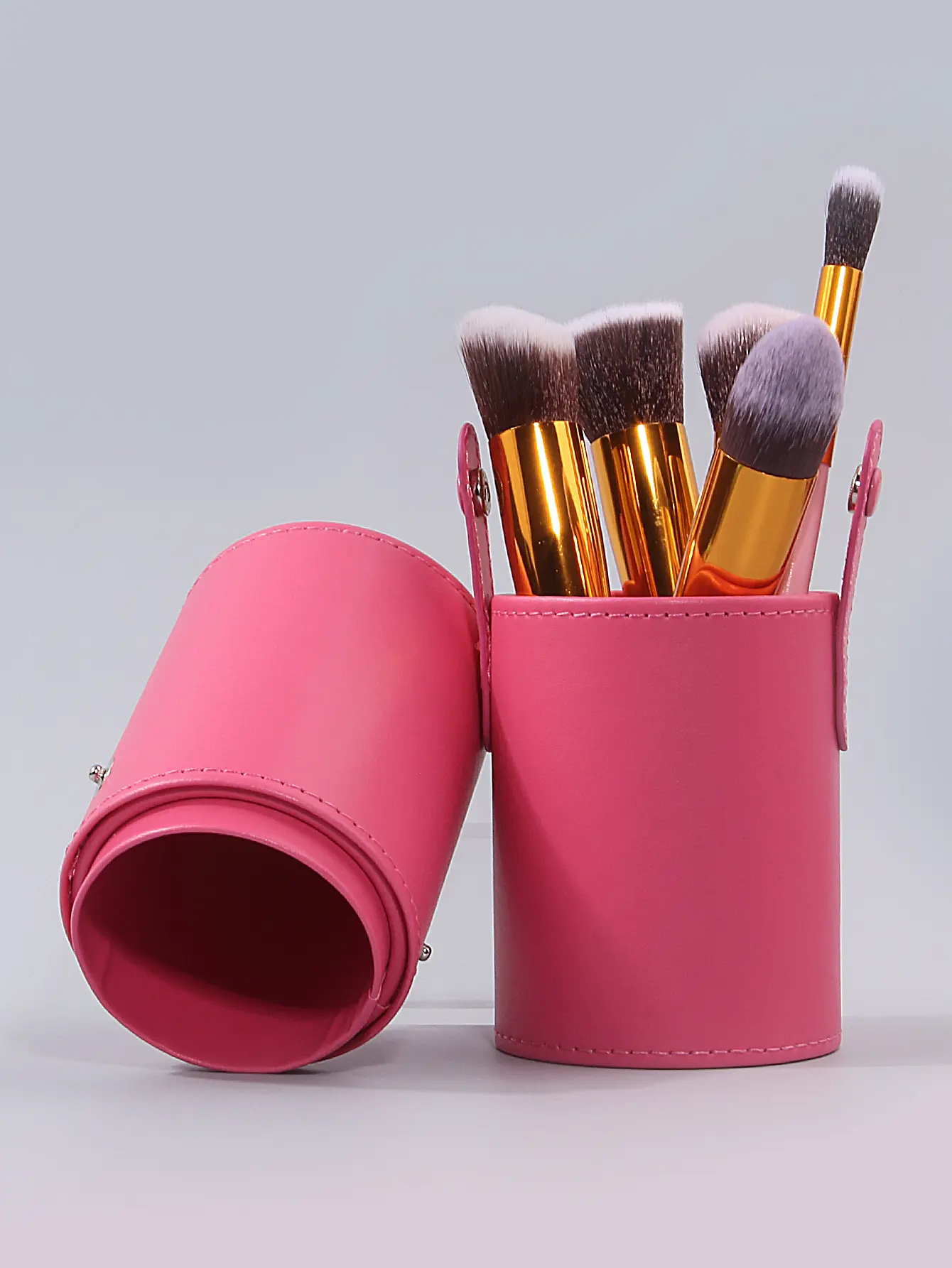 Fashionable PU material makeup brush storage bucket with lock design, large-capacity makeup bucket, travel daily storage tool