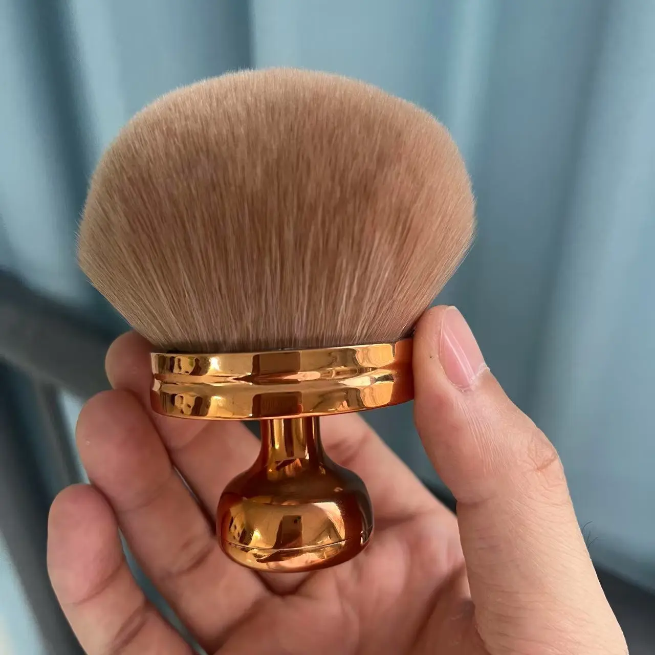 Tanning Brush Ultra-Soft Large Body Makeup Brush Wide Head Kabuki Foundation Brush for Professional Arm Neck Makeup
