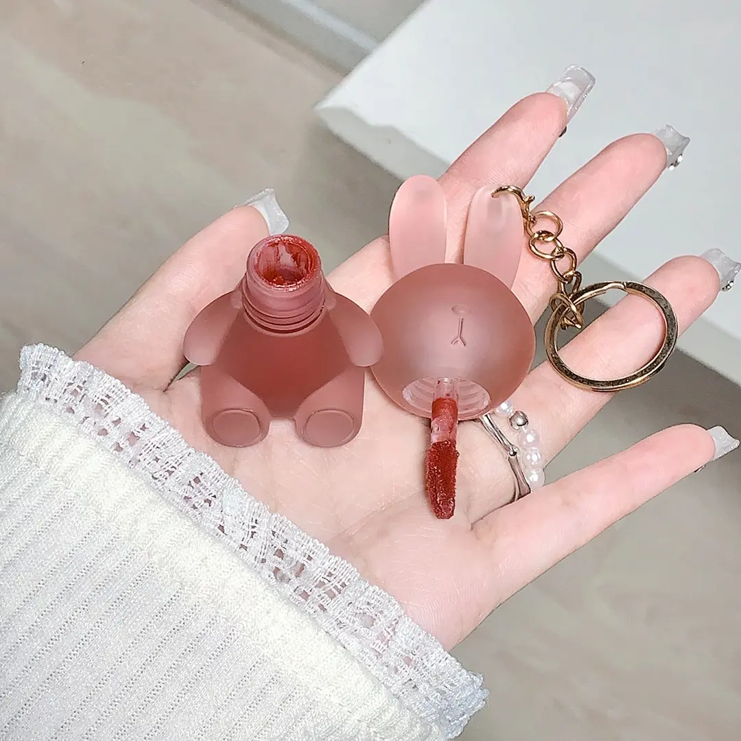 Cute Fluffy Lip Mud Matte Finish Lightweight Texture And Long-lasting Makeup Lipstick Glaze Non-Stick Cup Making It Look White