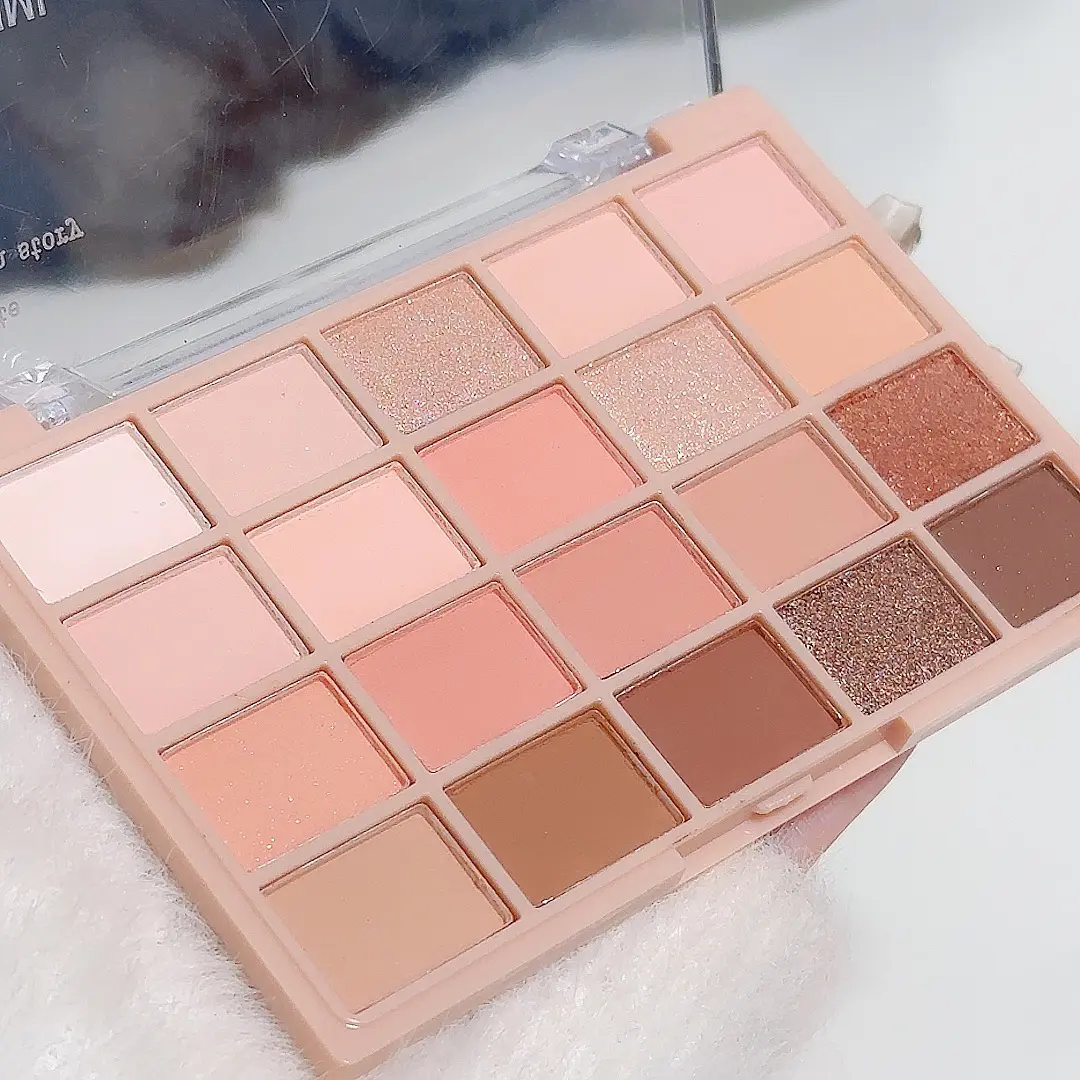 20 colors of emotional eyeshadow with matte finish, daily brightening light makeup multifunctional eyeshadow palette