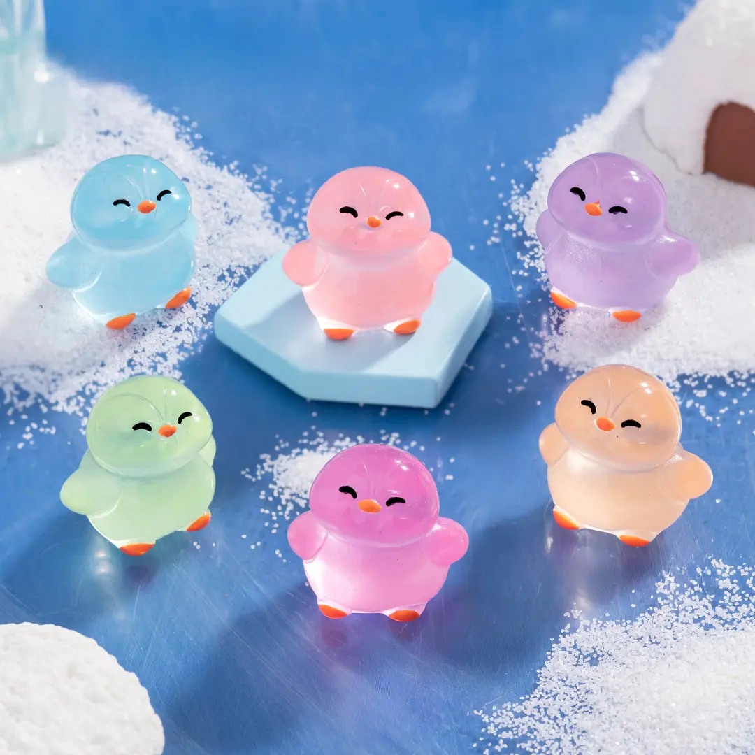 10-50pcs Cute Mini Realistic Luminous Penguin Miniatures Figurines Resin Crafts Car Room Tabletop Gardening Ornaments Decoration