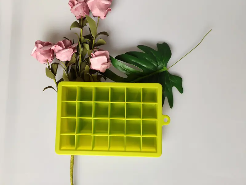 24 Grids Silicone Ice Cube Tray Molds Square Shape Ice Cube Maker Fruit Popsicle Ice Cream Mold for Wine Bar Drinking XB 010