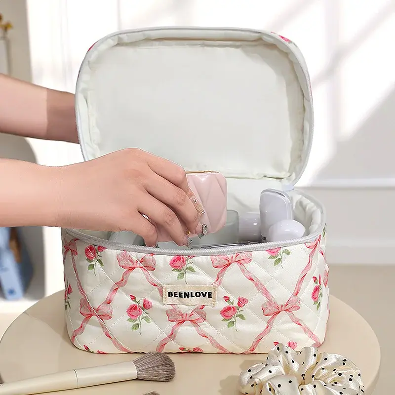 Cute Bow Flower Quilting Cotton Makeup Bag Women Zipper Cosmetic Organizer Female Cloth Handbag Portable Toiletry Case for Women