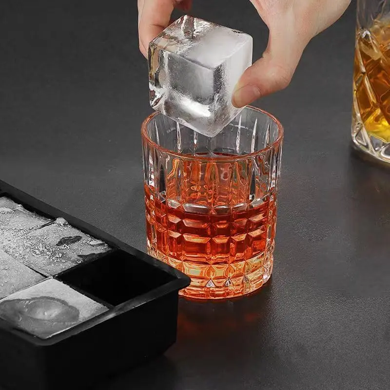 Silicone Ice Cube Mold Reusable Square Ice Cube Molds with Lid Whiskey Cocktail Freezer DIY Ice Maker Barware Kitchen Gadgets