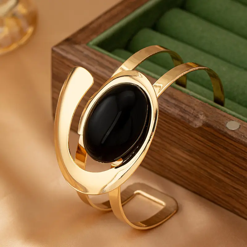 Fashion Metal Green Spiral Geometric Bracelt Bangles for Women New Trendy Print Classic Design Jewelry Party Accessories