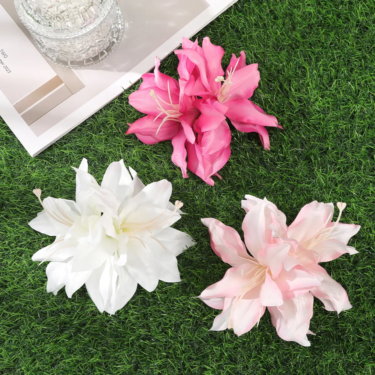 AWAYTR Lily Flower Hair Claw Clips for Fashion Girls Hair Clip Barrette Gladiolus Hair Clamps Headwear Hair Accessories